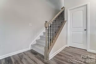 3827 Cheyney Park Dr, Charlotte, NC 28269 - Photo 23