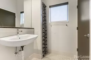 514 W 10th St, Charlotte, NC 28202 - Photo 9