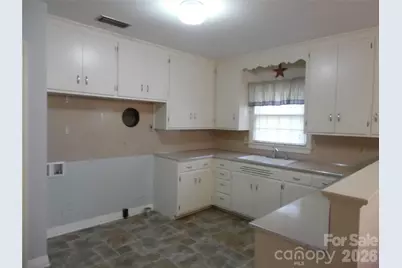 603 1st Avenue Place NE, Conover, NC 28613 - Photo 17