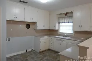 603 1st Ave Pl NE, Conover, NC 28613 - Photo 17