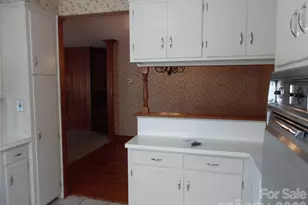 603 1st Ave Pl NE, Conover, NC 28613 - Photo 9