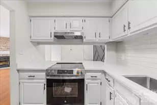 1612 Sharon Rd W, Charlotte, NC 28210 - Photo 11