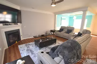 608 Wrayhill Dr, Charlotte, NC 28262 - Photo 9