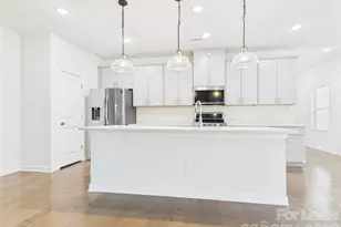 3941 Woodland View Dr, Charlotte, NC 28215 - Photo 5