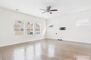 3941 Woodland View Dr, Charlotte, NC 28215 - Photo 7