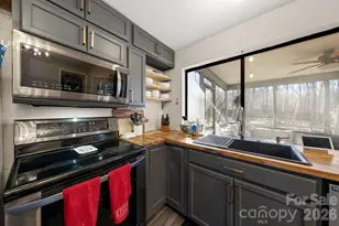 7615 Zermatt Ln, Charlotte, NC 28226 - Photo 17