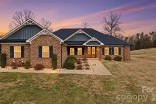 1370 Null Rd, Lincolnton, NC 28092 - Photo 1