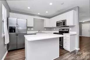 10739 Holly Ridge Blvd, Charlotte, NC 28216 - Photo 13