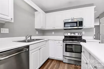 10739 Holly Ridge Boulevard, Charlotte, NC 28216 - Photo 15