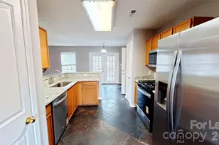 15413 De Havilland Dr, Charlotte, NC 28278 - Photo 3