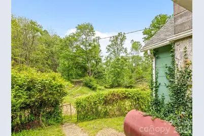 140 Old Leicester Road, Asheville, NC 28804 - Photo 9