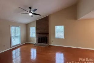 6708 Marston Ct, Charlotte, NC 28215 - Photo 3