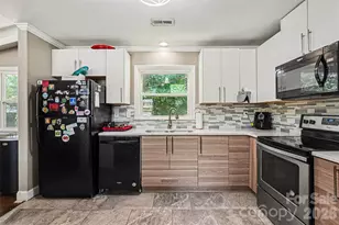 912 Bannister Pl, Charlotte, NC 28213 - Photo 11