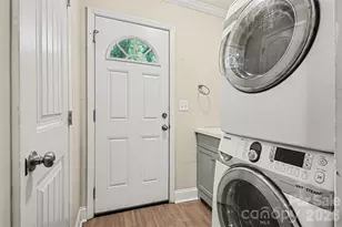 912 Bannister Pl, Charlotte, NC 28213 - Photo 23