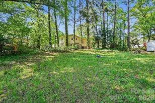 912 Bannister Pl, Charlotte, NC 28213 - Photo 27