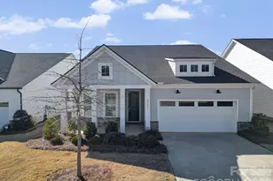 8021 Brookbank Dr, Charlotte, NC 28269 - Photo 1