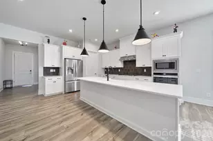 8021 Brookbank Dr, Charlotte, NC 28269 - Photo 9