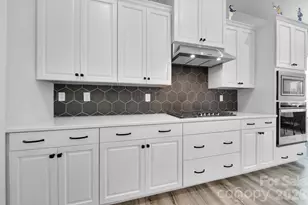 8021 Brookbank Dr, Charlotte, NC 28269 - Photo 11