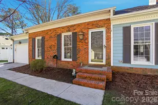 2538 Dalston Ln, Charlotte, NC 28210 - Photo 3