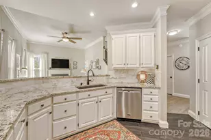 8607 Forest Shadow Cir, Cornelius, NC 28031 - Photo 9