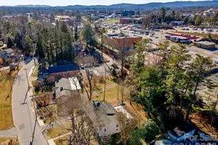 1223 Oakland St, Hendersonville, NC 28792 - Photo 41