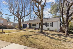 1223 Oakland St, Hendersonville, NC 28792 - Photo 3