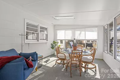 1223 Oakland Street, Hendersonville, NC 28792 - Photo 17