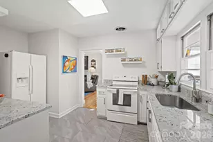 1223 Oakland St, Hendersonville, NC 28792 - Photo 13