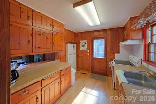 71 Norfolk Ln, Laurel Park, NC 28739 - Photo 9