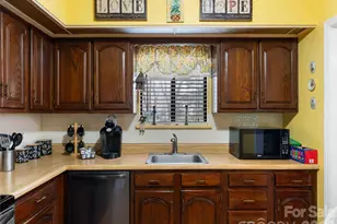 193 Freedom Rd, Hendersonville, NC 28792 - Photo 13