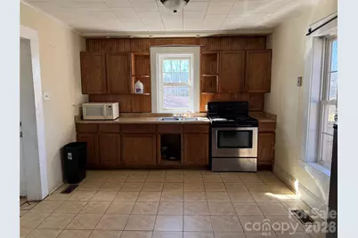 1818 N Rankin Avenue, Newton, NC 28658 - Photo 5