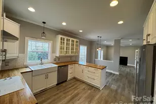 4926 Ardenwoods Dr, Charlotte, NC 28215 - Photo 11