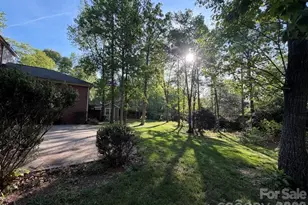 4926 Ardenwoods Dr, Charlotte, NC 28215 - Photo 3