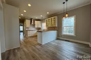 4926 Ardenwoods Dr, Charlotte, NC 28215 - Photo 9