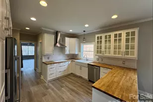 4926 Ardenwoods Dr, Charlotte, NC 28215 - Photo 11
