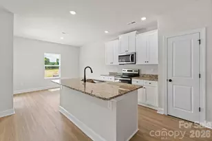 3634 Narrow Ln, Charlotte, NC 28215 - Photo 5