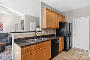 2715 Early Flight Dr, Charlotte, NC 28262 - Photo 9