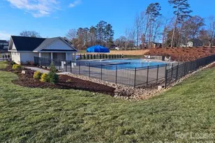 1381 6th St NE, Hickory, NC 28601 - Photo 19