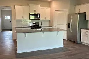 1381 6th St NE, Hickory, NC 28601 - Photo 3