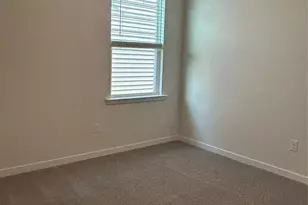 1381 6th St NE, Hickory, NC 28601 - Photo 9