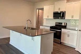 1381 6th St NE, Hickory, NC 28601 - Photo 7