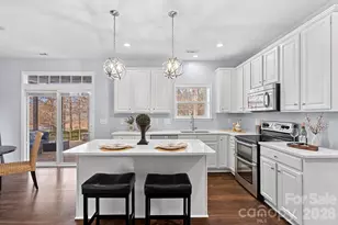 2017 Foxwood Ct, Fort Mill, SC 29707 - Photo 9