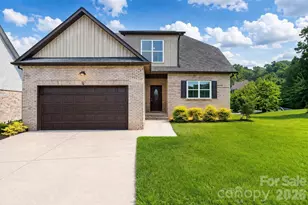 1033 12th Ave Dr NW, Hickory, NC 28601 - Photo 1