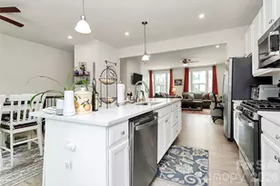 2541 Grantham Place Dr, Fort Mill, SC 29715 - Photo 7