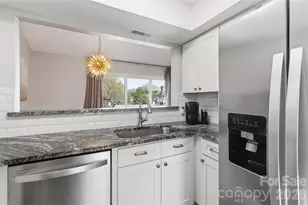 9400 S Vicksburg Park Ct, Charlotte, NC 28210 - Photo 9