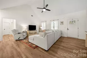 3073 Meadowcrest Dr, Clover, SC 29710 - Photo 5