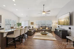 10323 Kempsford Dr, Charlotte, NC 28262 - Photo 3