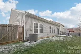 10323 Kempsford Dr, Charlotte, NC 28262 - Photo 15