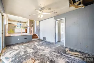 6200 Cross Creek Ln, Charlotte, NC 28212 - Photo 9