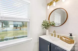 8201 Meadowdale Ln, Charlotte, NC 28227 - Photo 17